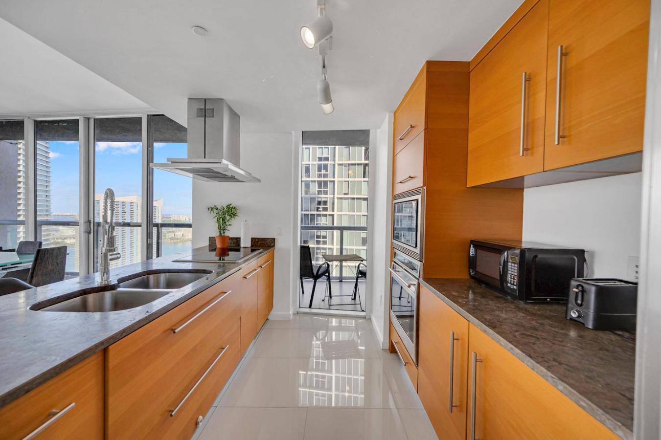 *W Icon Brickell- Luxury 2Br Highrise Corner Condo** Miami Exterior photo